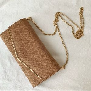 LE CHÂTEAU Clutch With Chain Color Blush